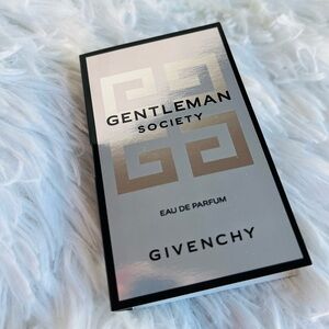 3/$15 🌻 Givenchy sample